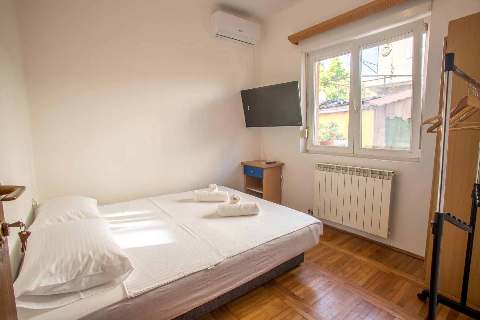 Late Story Apartment Podgorica Bagian luar foto