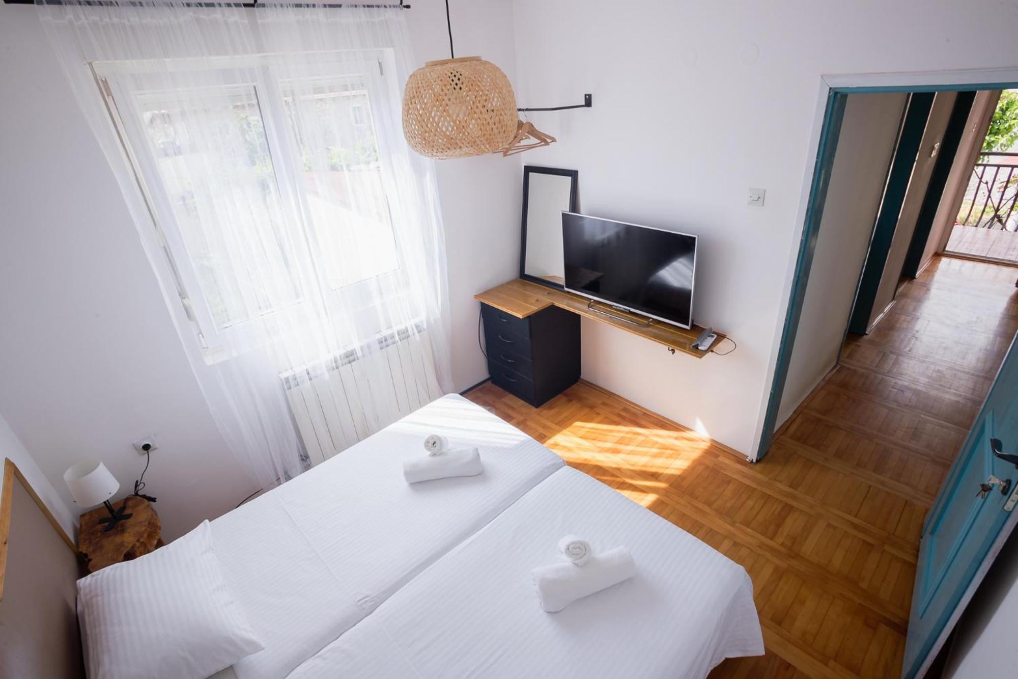 Late Story Apartment Podgorica Bagian luar foto