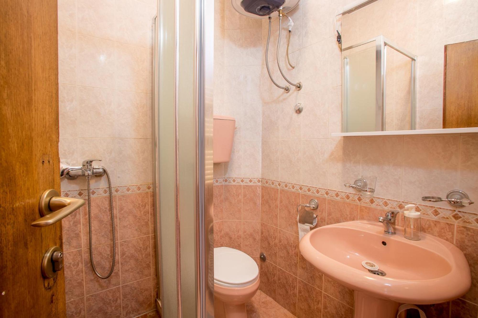 Late Story Apartment Podgorica Bagian luar foto