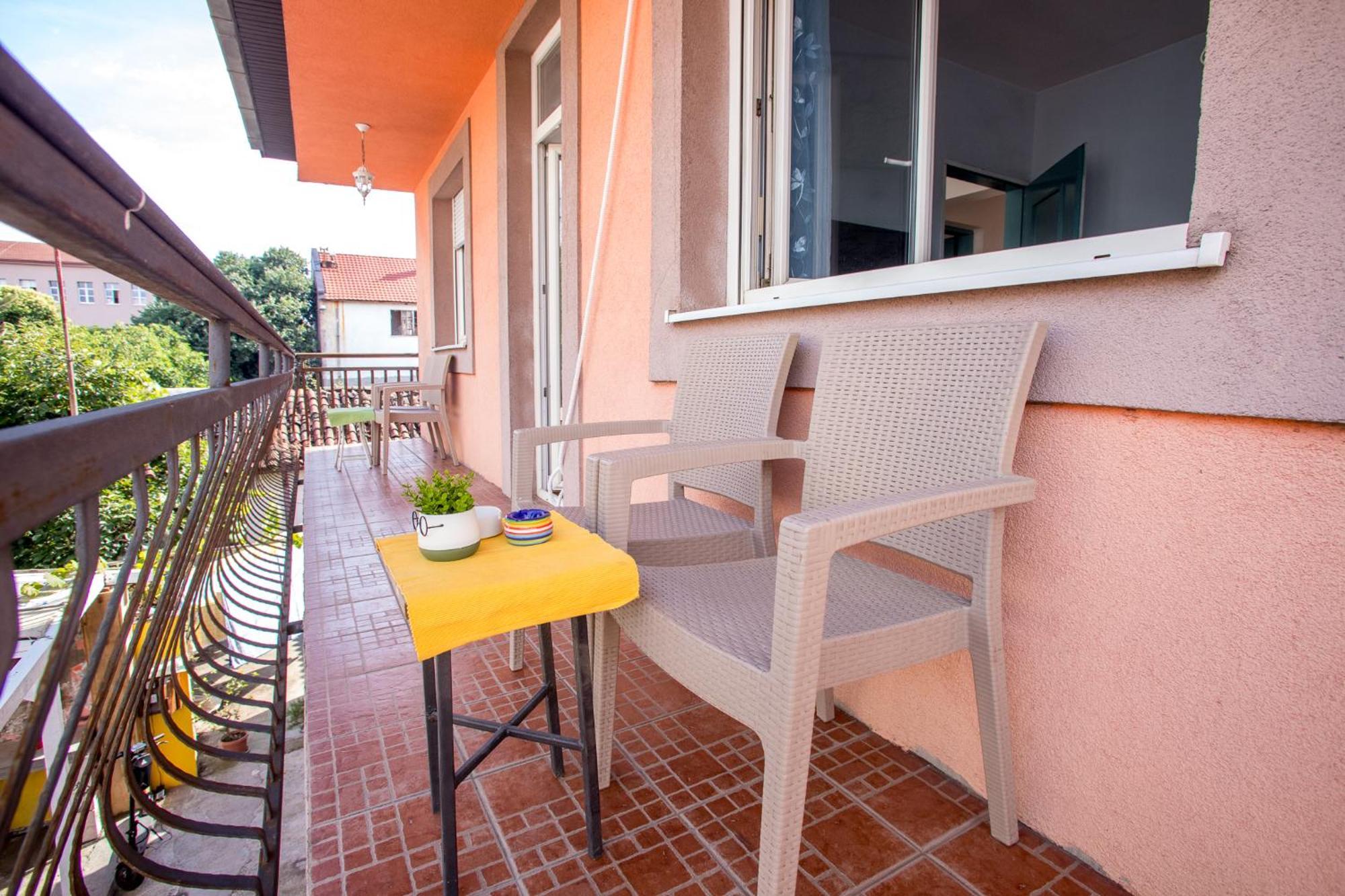 Late Story Apartment Podgorica Bagian luar foto