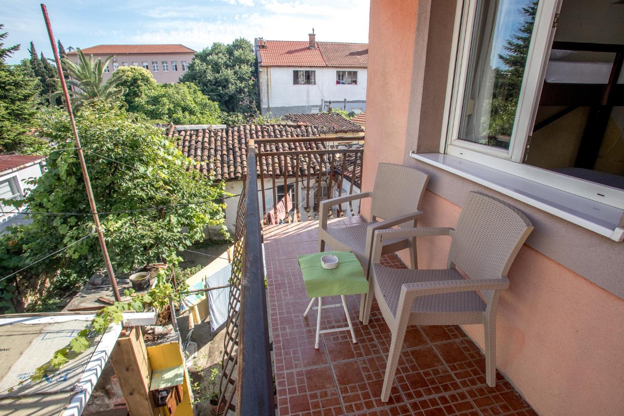 Late Story Apartment Podgorica Bagian luar foto